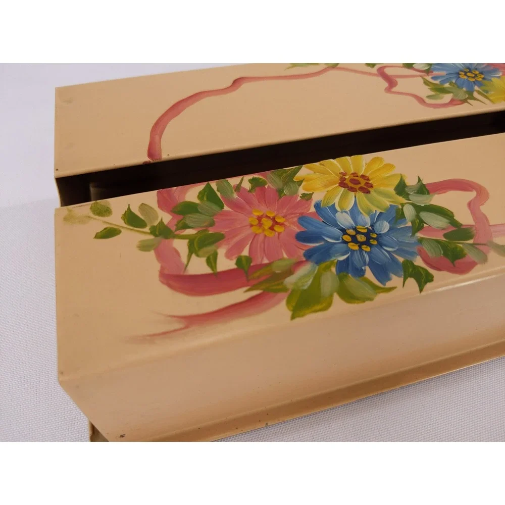 Vintage Metal Tissue Box Cover Beige Hand Painted Floral Ribbon Toleware‎ Style